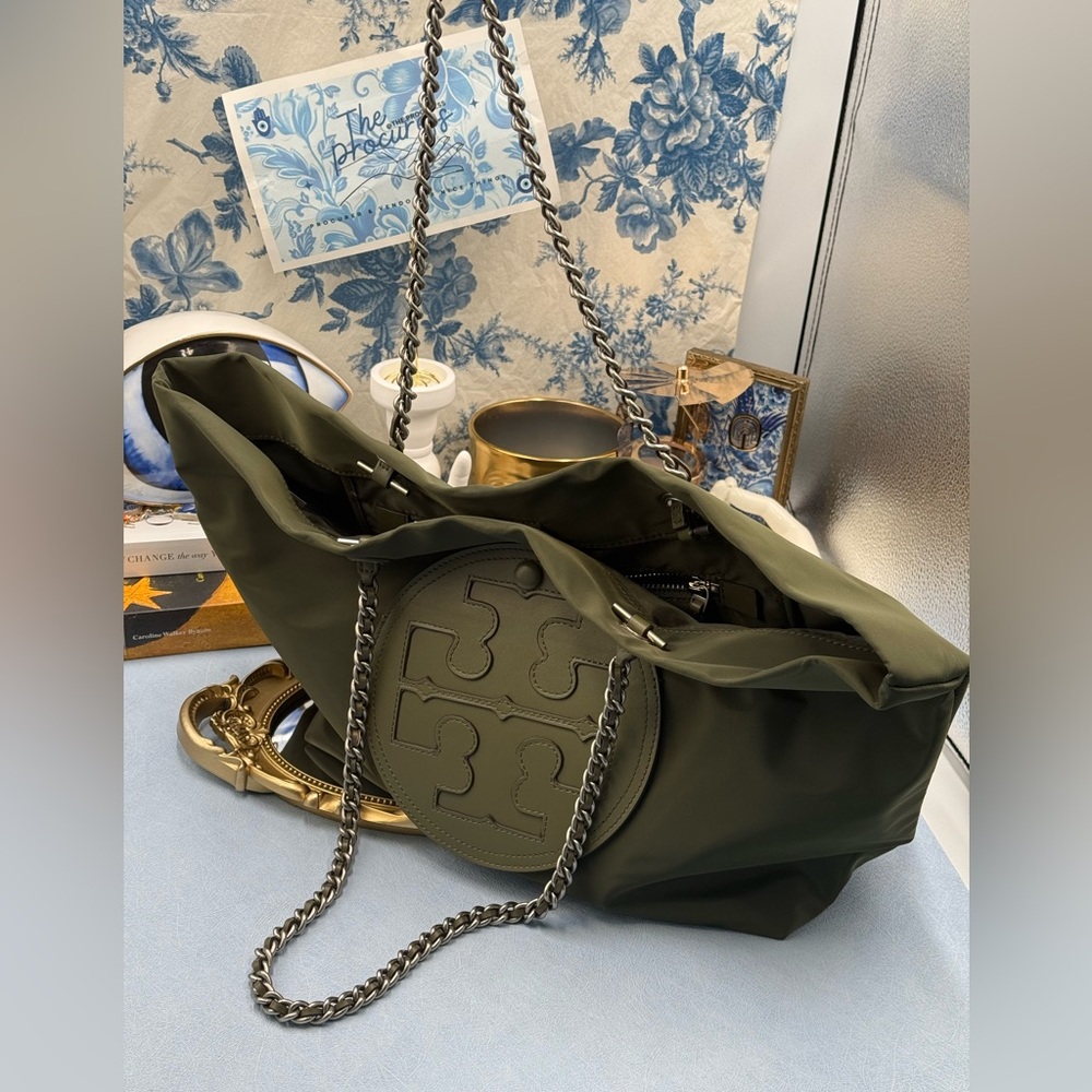 🆕 TORY BURCH 🧿 NWOT Ella Chain Tote, Olive Green - AUTHENTICATED - Picture 7 of 14